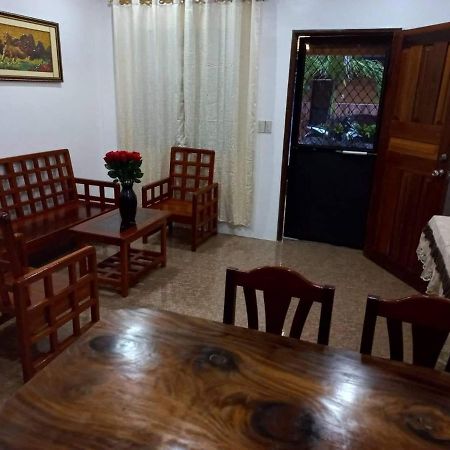 Foxtail Guesthouse Siargao 卢纳将军城 外观 照片